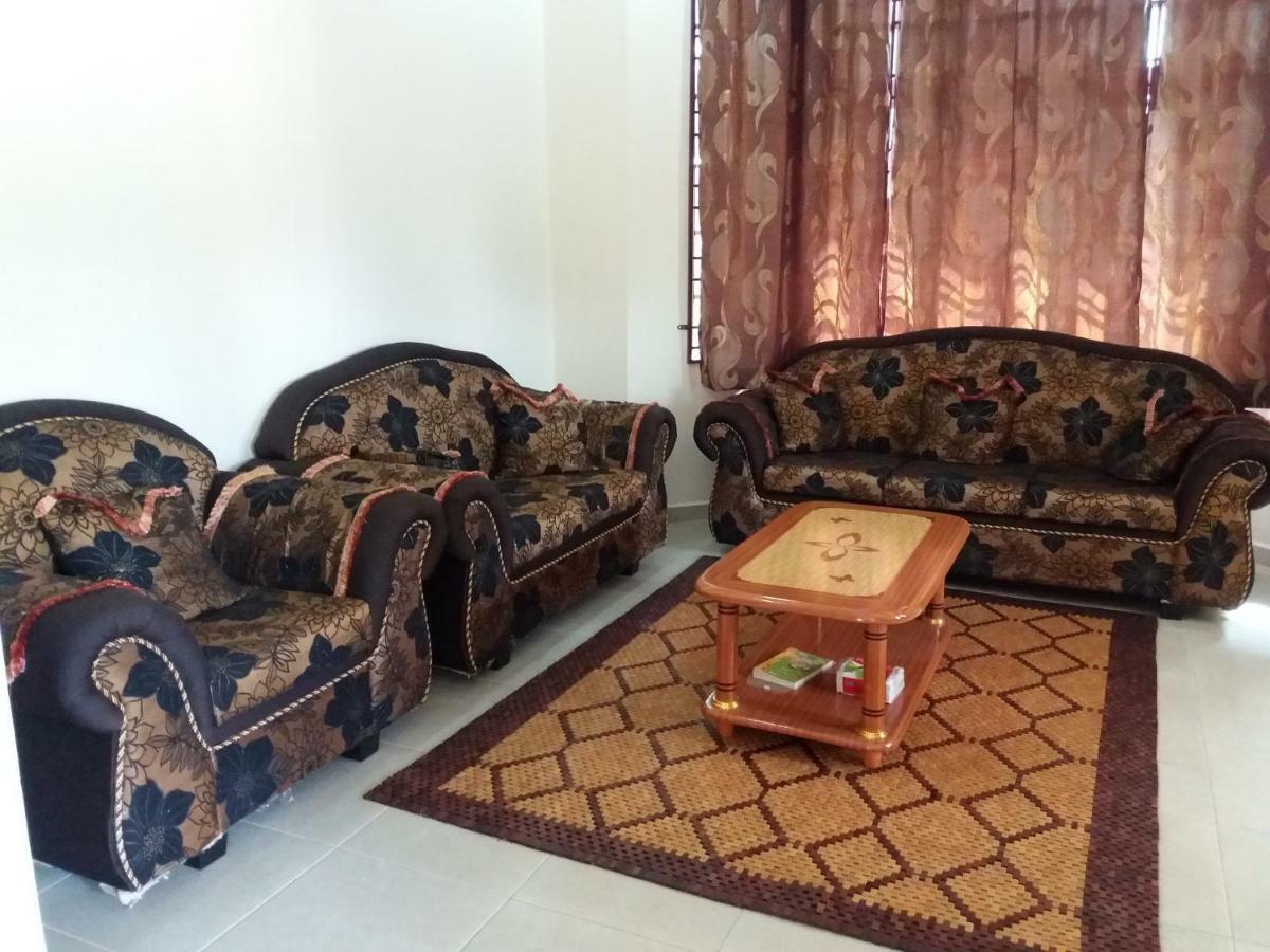 Seri Baqti Homestay Tanah Merah  Luaran gambar