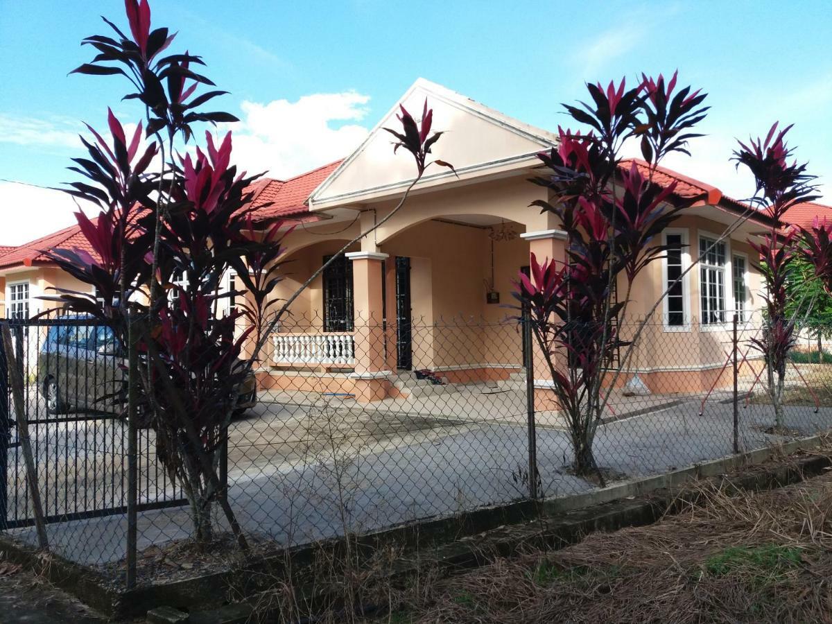 Seri Baqti Homestay Tanah Merah  Luaran gambar