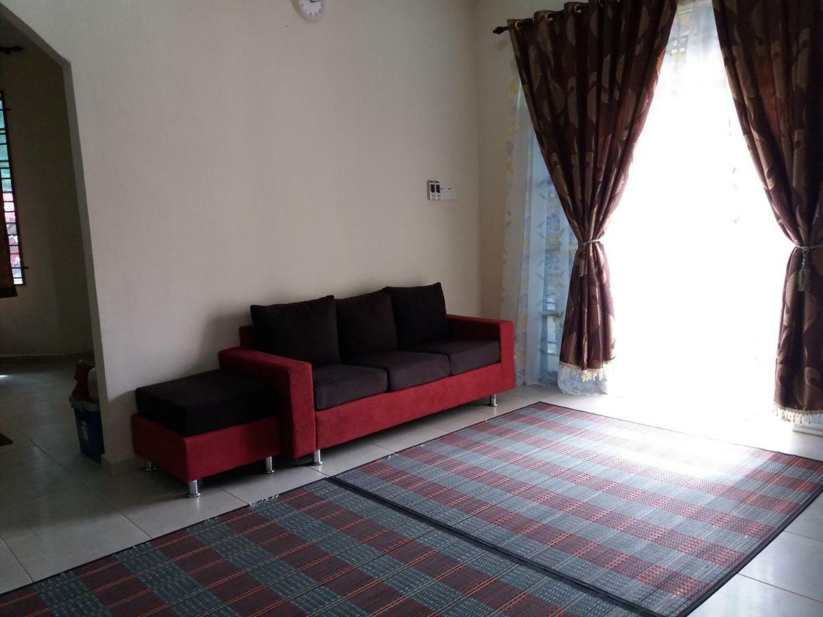 Seri Baqti Homestay Tanah Merah  Luaran gambar