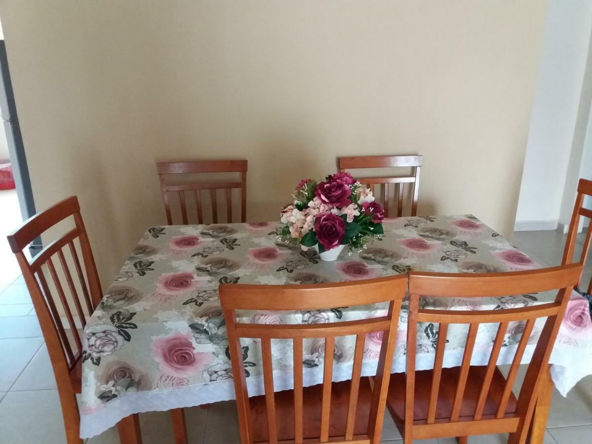 Seri Baqti Homestay Tanah Merah  Luaran gambar